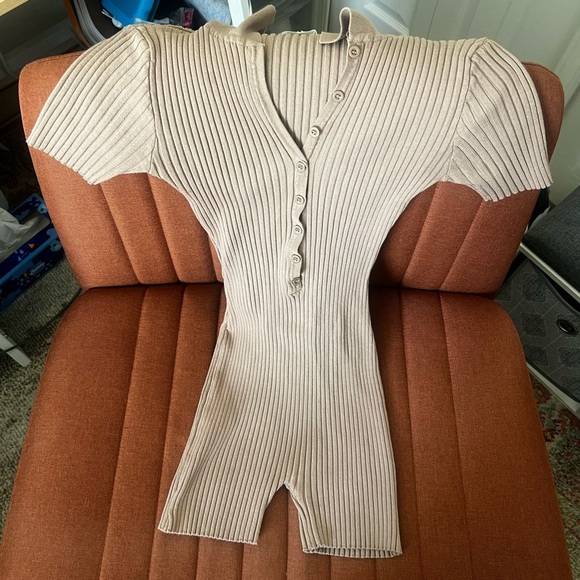 Better Be tan romper - Picture 1 of 3